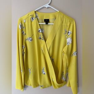 Worthington Long Sleeved Yellow Floral Snap Front Blouse